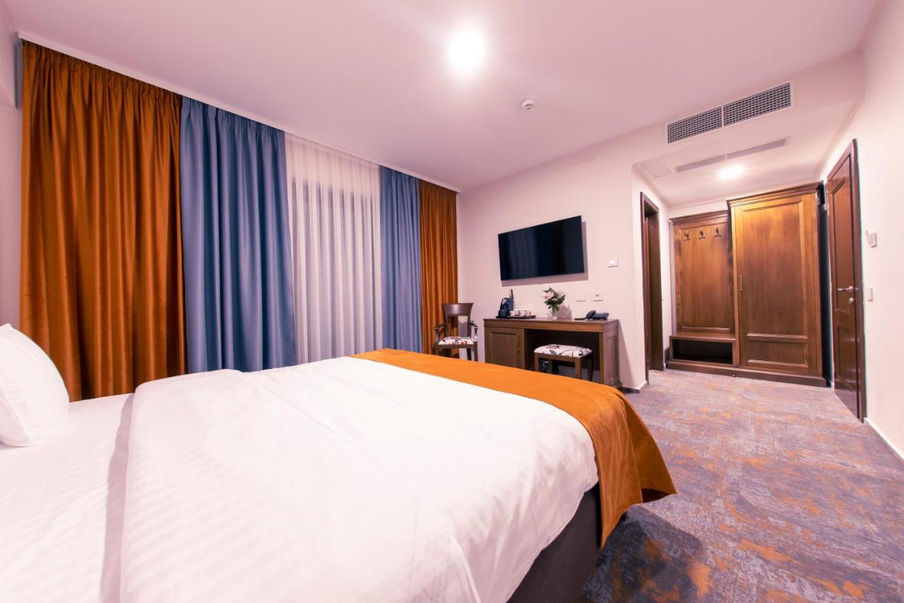 Hotel Aura Unirii Alba Iulia Eksteriør billede