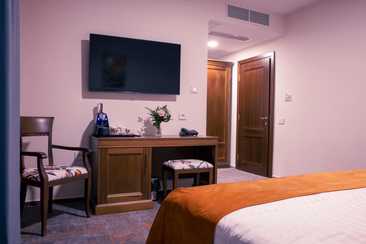 Hotel Aura Unirii Alba Iulia Eksteriør billede