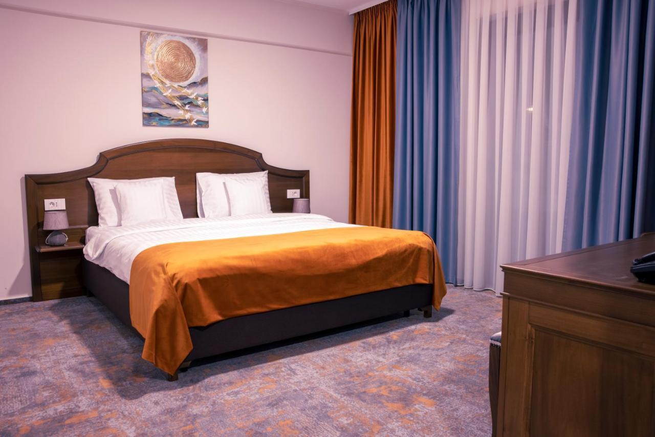 Hotel Aura Unirii Alba Iulia Eksteriør billede