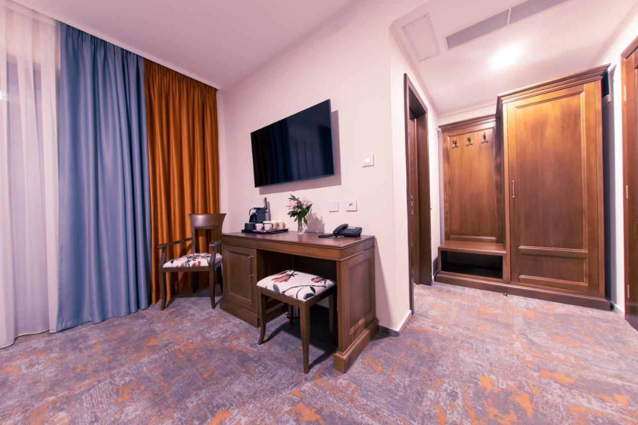 Hotel Aura Unirii Alba Iulia Eksteriør billede