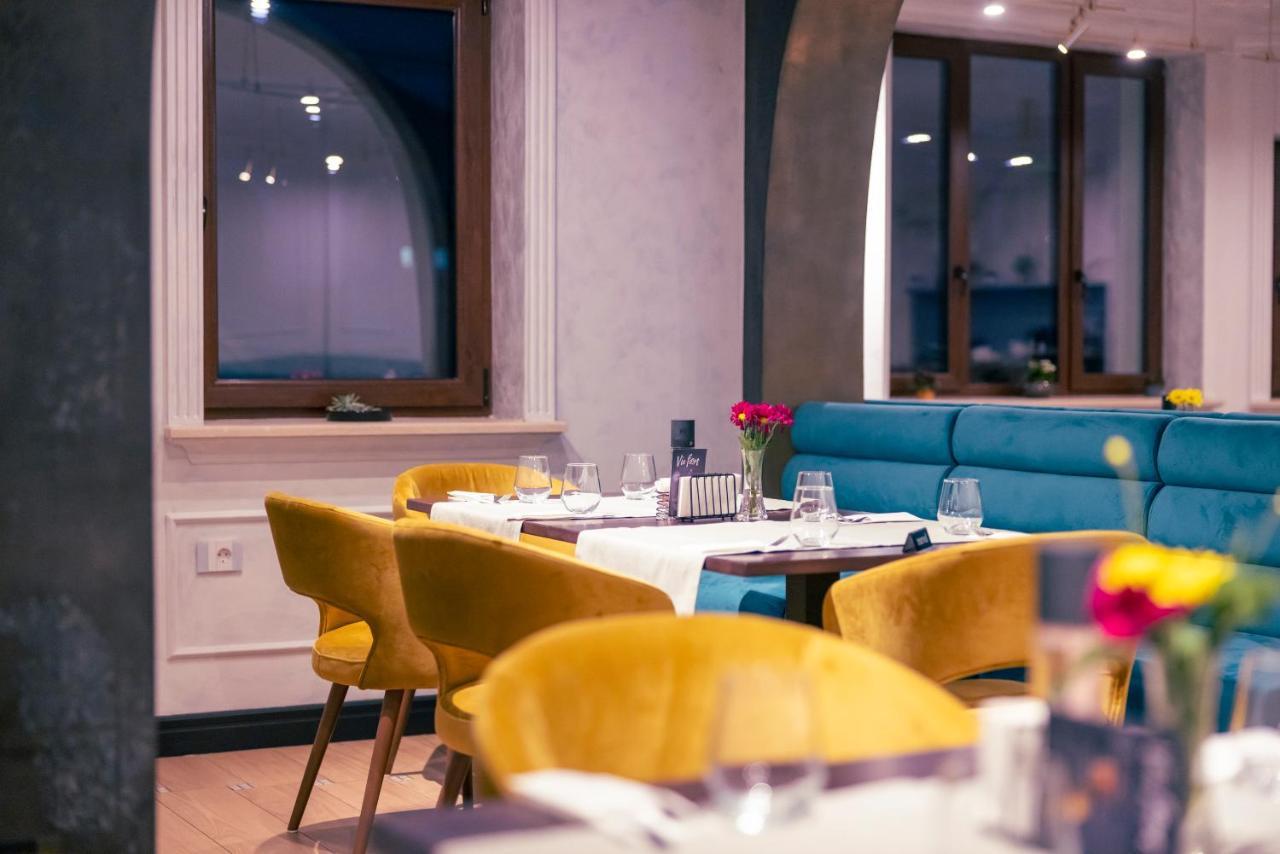 Hotel Aura Unirii Alba Iulia Eksteriør billede